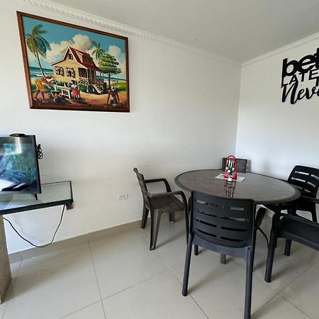 Sea Life Apartamentos En Via Principal Centro Y San Luis San Andrés Eksteriør billede