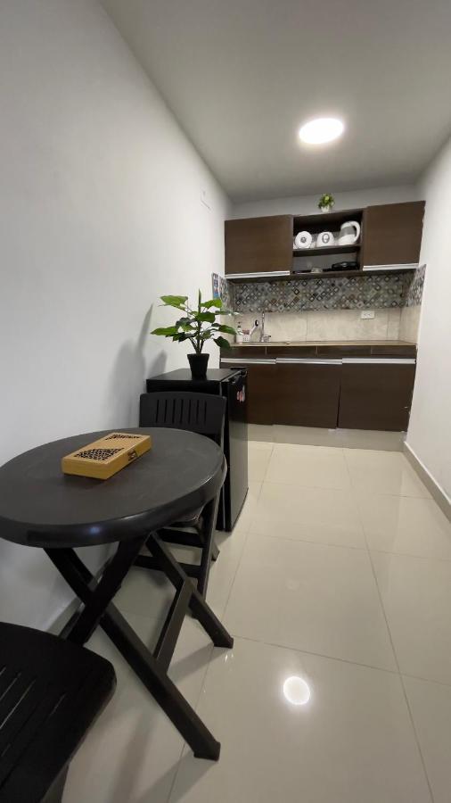 Sea Life Apartamentos En Via Principal Centro Y San Luis San Andrés Eksteriør billede