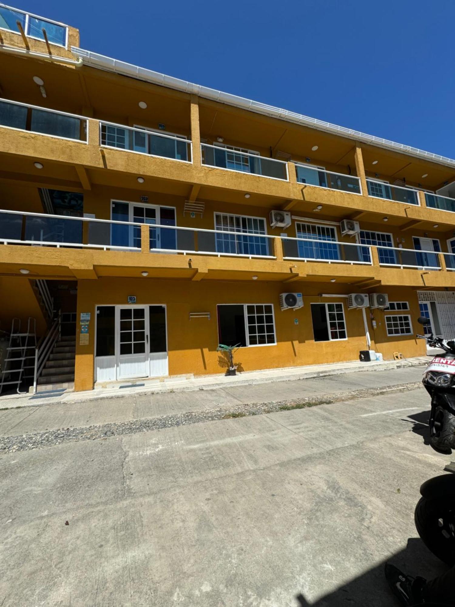 Sea Life Apartamentos En Via Principal Centro Y San Luis San Andrés Eksteriør billede