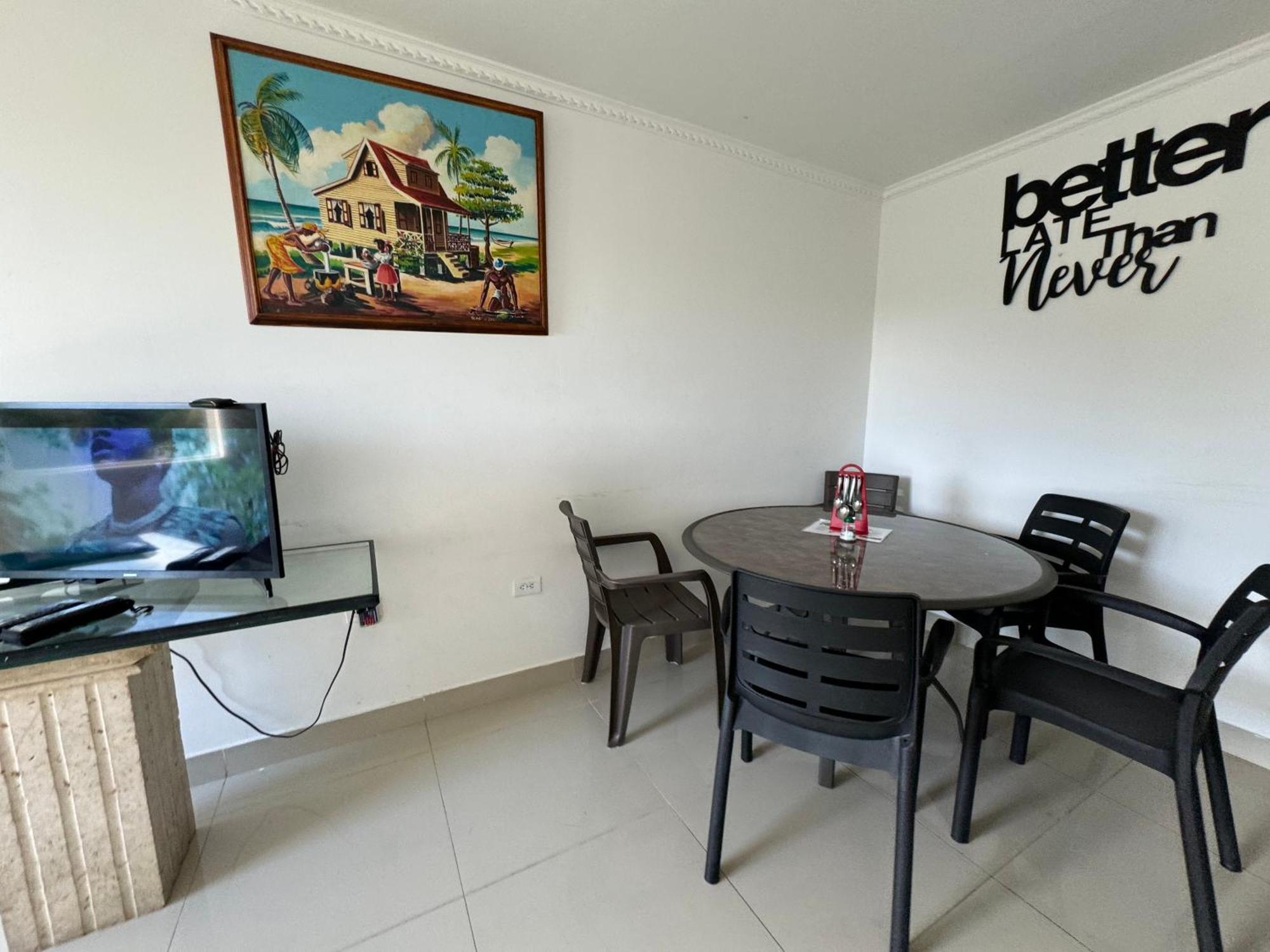 Sea Life Apartamentos En Via Principal Centro Y San Luis San Andrés Eksteriør billede