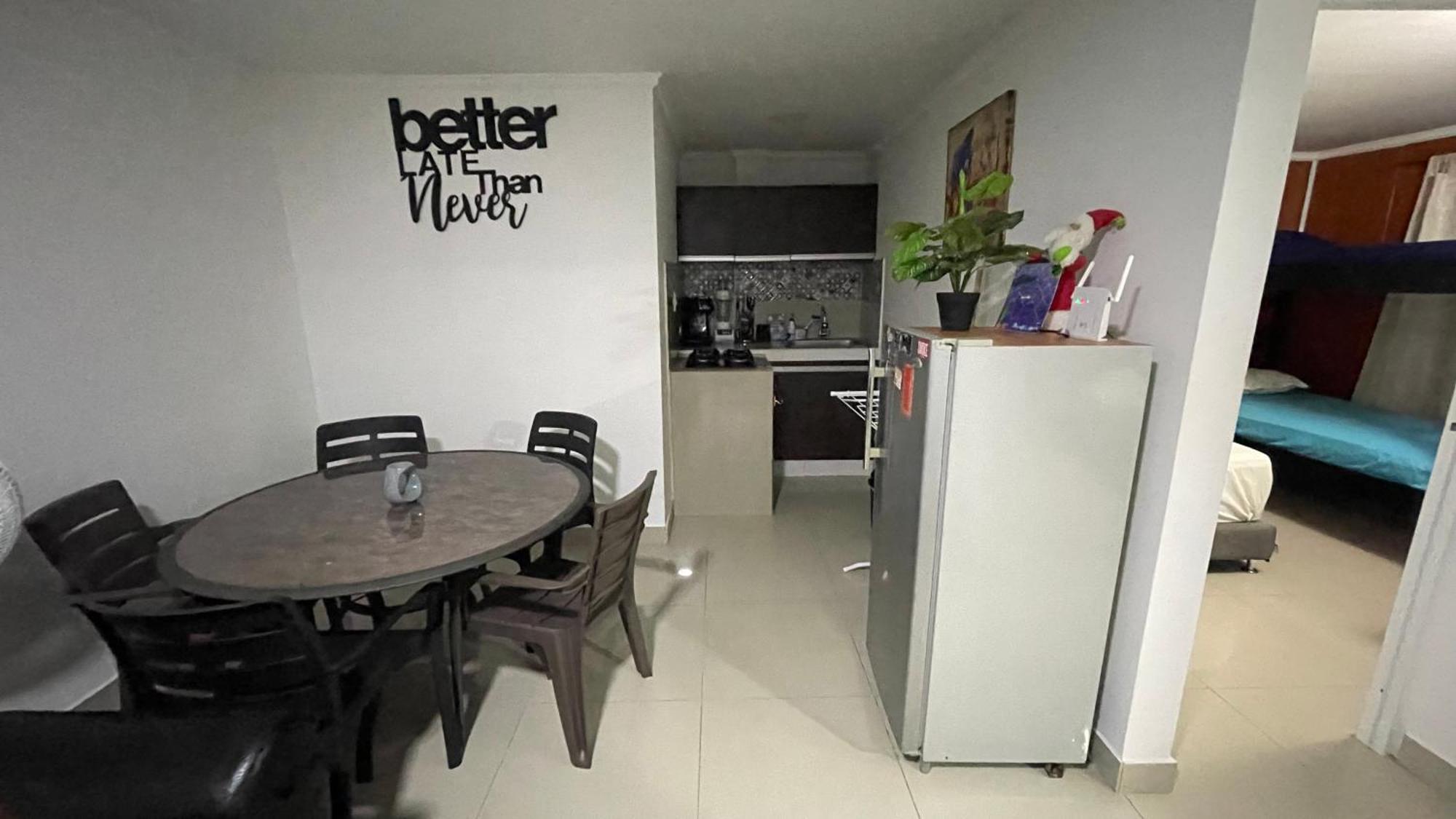 Sea Life Apartamentos En Via Principal Centro Y San Luis San Andrés Eksteriør billede