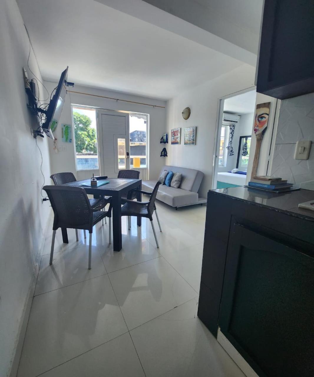 Sea Life Apartamentos En Via Principal Centro Y San Luis San Andrés Eksteriør billede